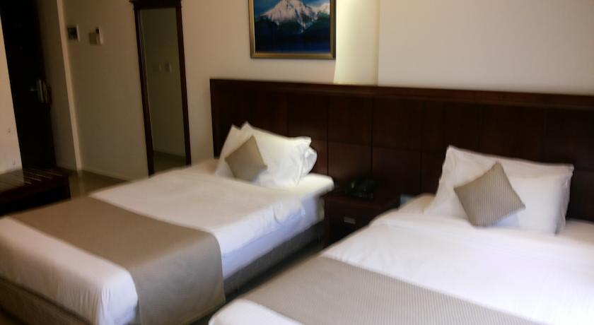 Midtown Hotel&Suites Beiroet Buitenkant foto