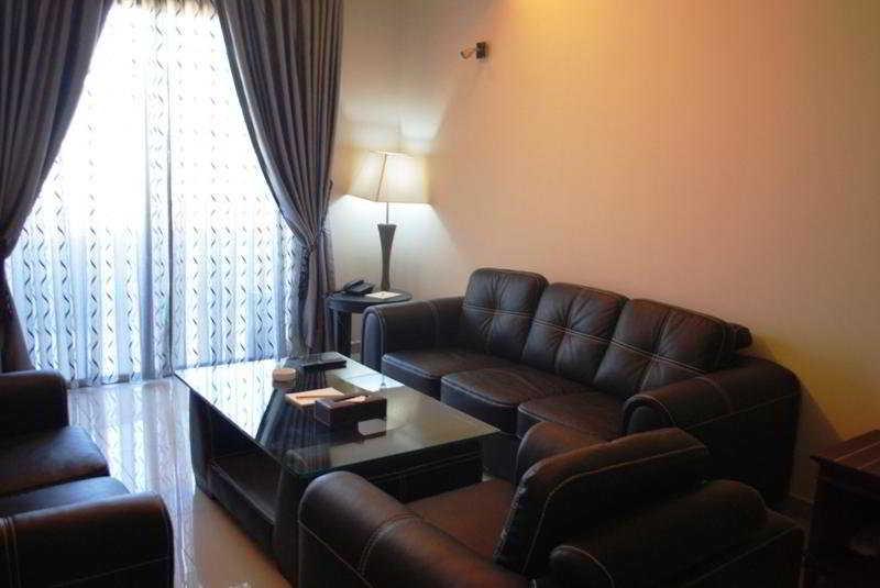 Midtown Hotel&Suites Beiroet Buitenkant foto