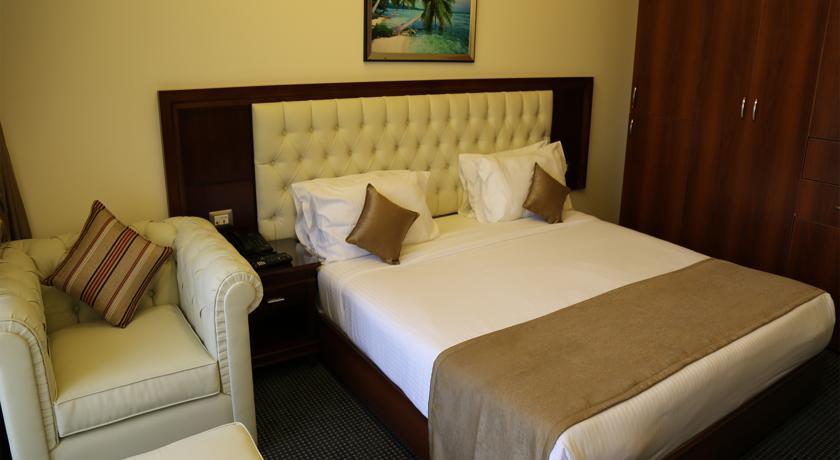 Midtown Hotel&Suites Beiroet Buitenkant foto