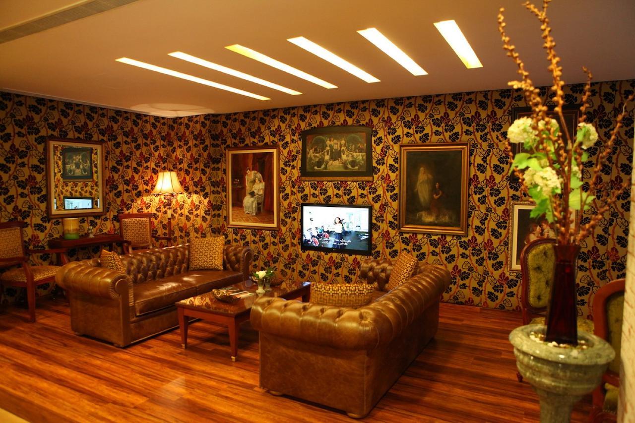 Midtown Hotel&Suites Beiroet Buitenkant foto
