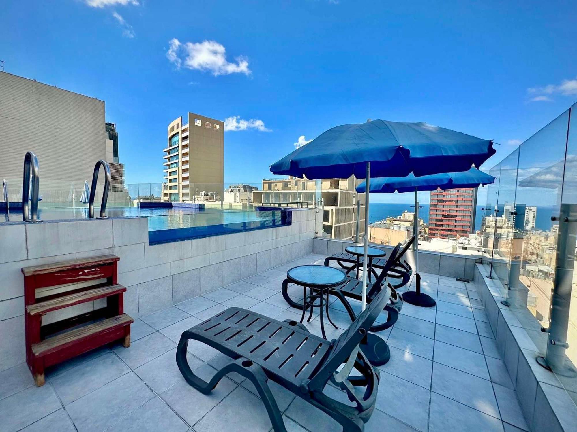 Midtown Hotel&Suites Beiroet Buitenkant foto