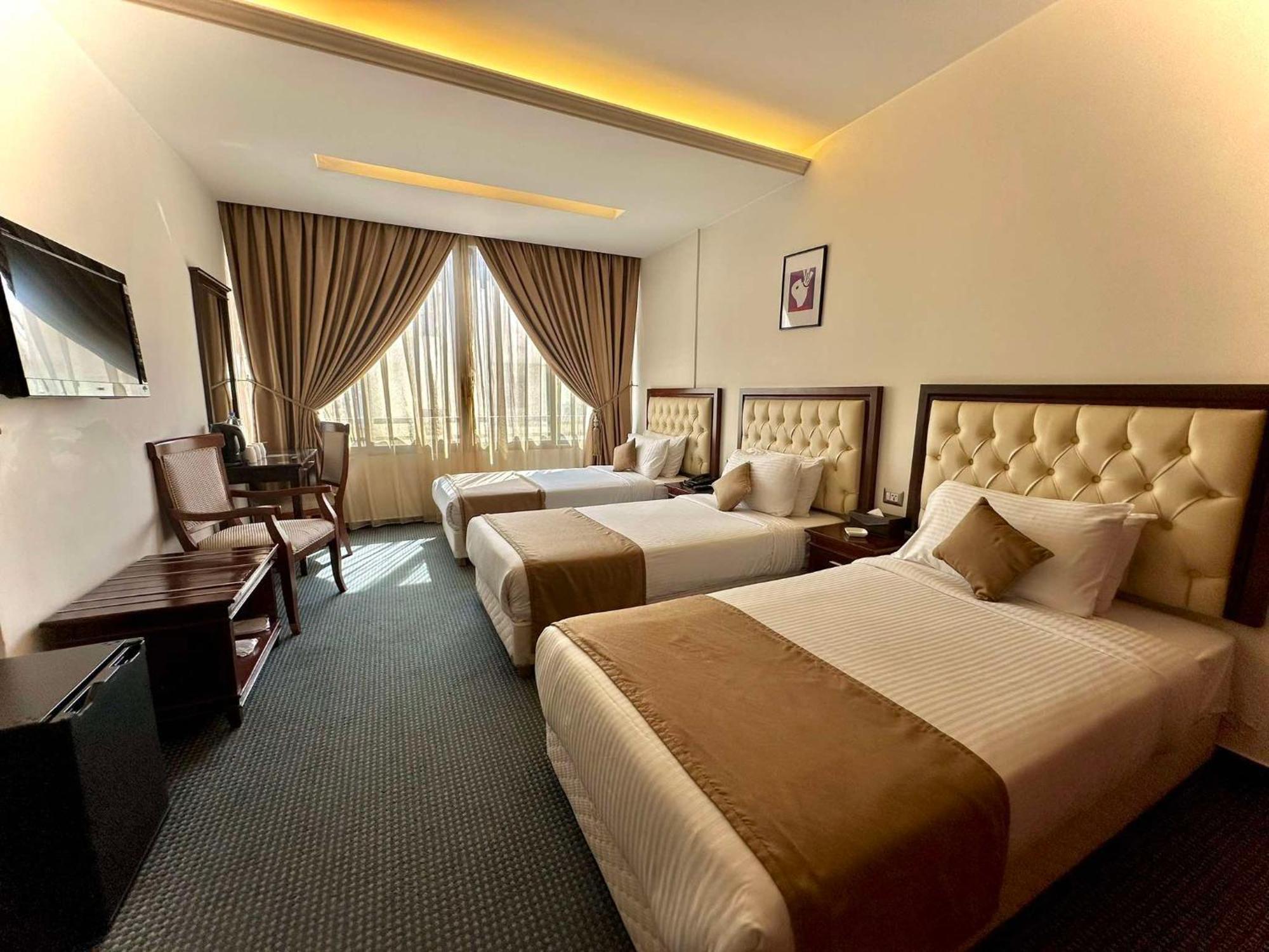 Midtown Hotel&Suites Beiroet Buitenkant foto