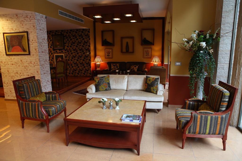 Midtown Hotel&Suites Beiroet Buitenkant foto